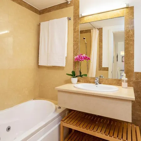 Litoral Mar Dream, 500 Mbs Free Wi-fi, Private Parking, Pool Apartment